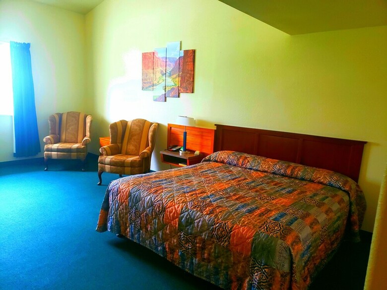Motel Grand Staircase Inn
