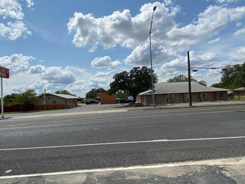 Motel Redbud Inn