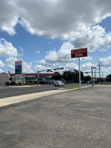 Motel Redbud Inn