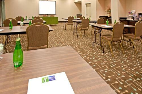 Holiday Inn Express Hotel & Suites Cedar Hill
