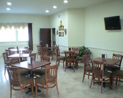 Hotel Budget Host Inn And Suites Cameron