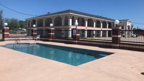 Varsity Inn Motel