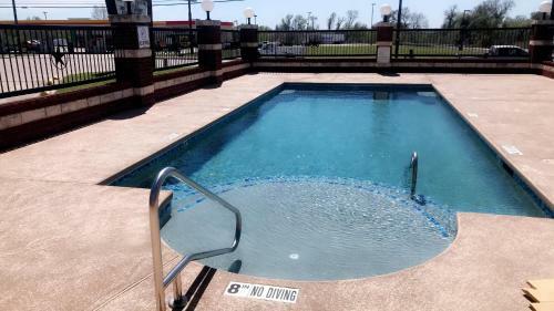 Varsity Inn Motel