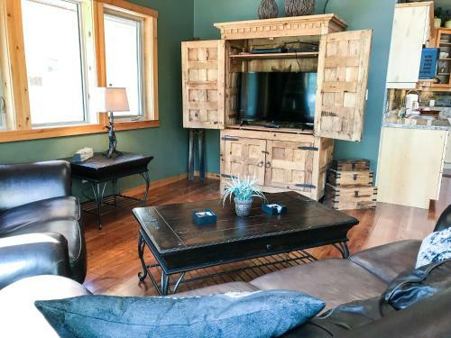 Panorama Resort Luxury Vacation Home With Fairmont Creek