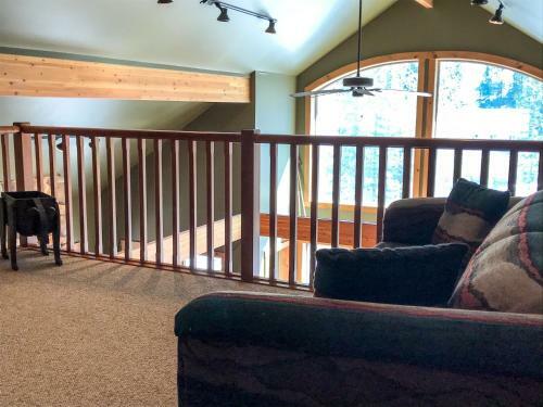 Panorama Resort Luxury Vacation Home With Fairmont Creek