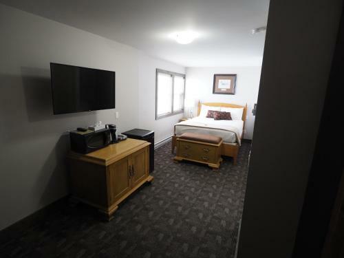 Apex Lodge - 6 Hotel Room