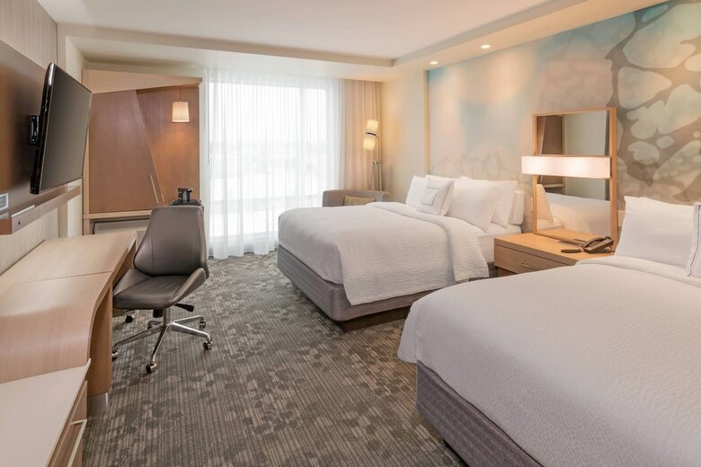 Hotel Courtyard By Marriott Burlington