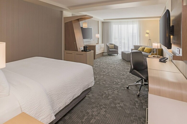Hotel Courtyard By Marriott Burlington
