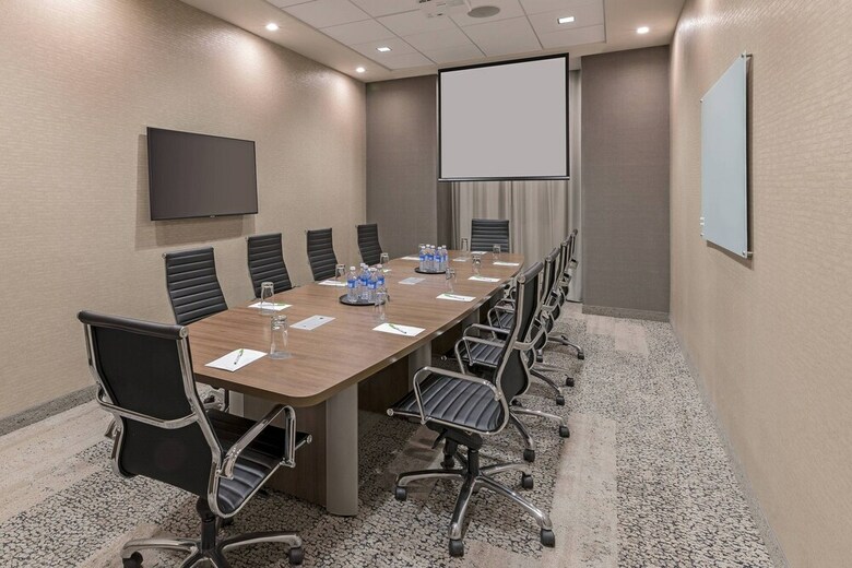 Hotel Courtyard By Marriott Burlington