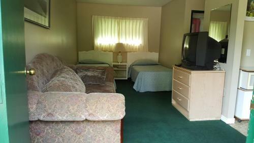 Pathfinder Motel & R.v. Park