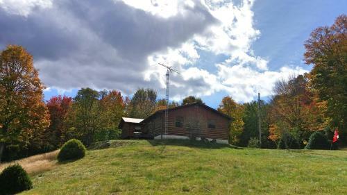 Lodge Muskoka Log Cabin With Trails