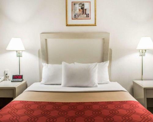 Hotel Econo Lodge Drums