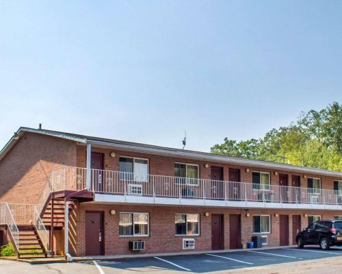 Hotel Econo Lodge Drums