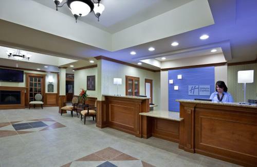 Holiday Inn Express Hotel & Suites Tipp City