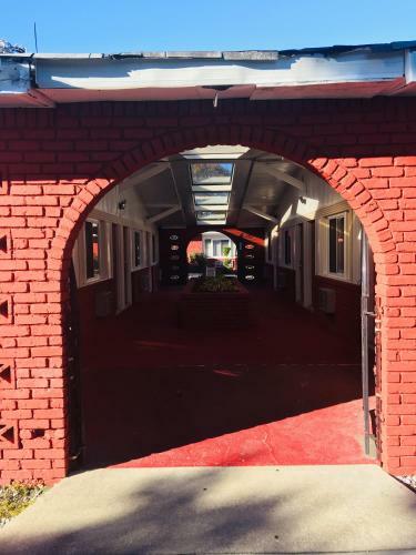 Motel Red Carpet Inn Bayshore