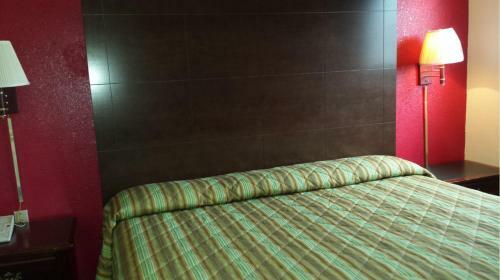 Hallmark Motel