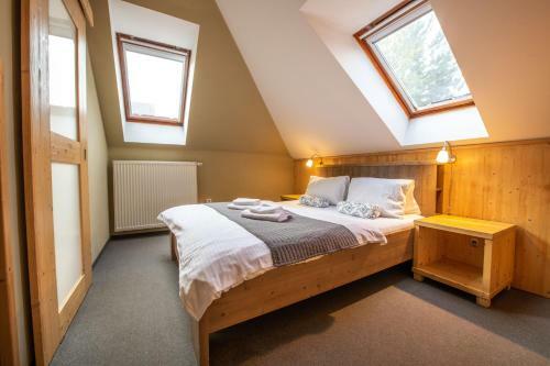 Sojka Resort - Hotel & Drevenice