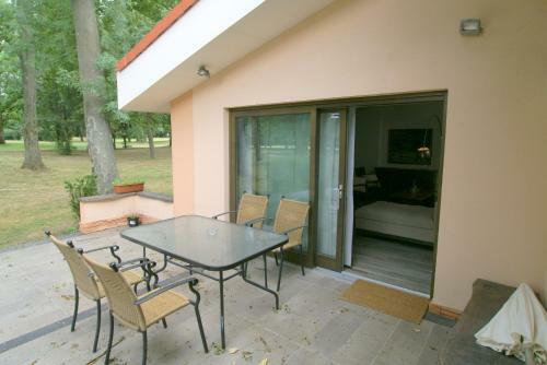 Golf Apartments