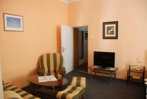 Hostal Penzion Rotunda