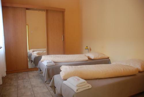 Hostal Penzion Rotunda