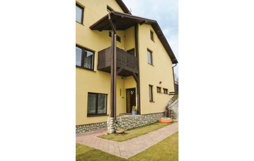 Four-bedroom Apartment In Nova Lesna