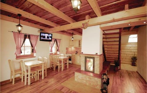 Three-bedroom Holiday Home In Partizanska Lupca