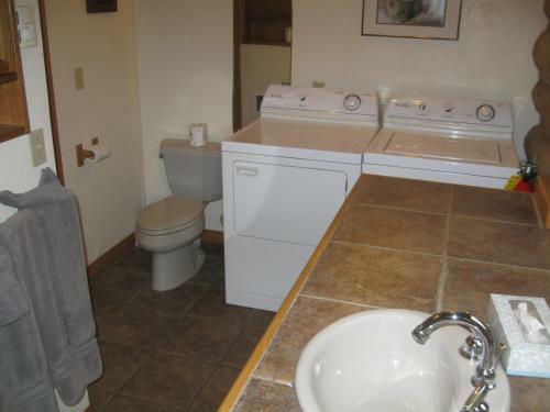 Rye Creek Lodge