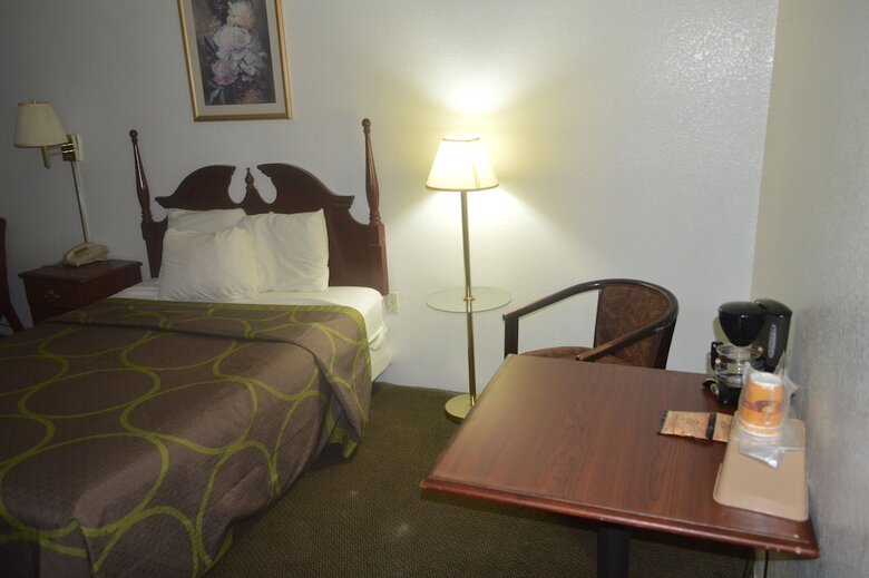 Hotel Super 8 Hazard Ky