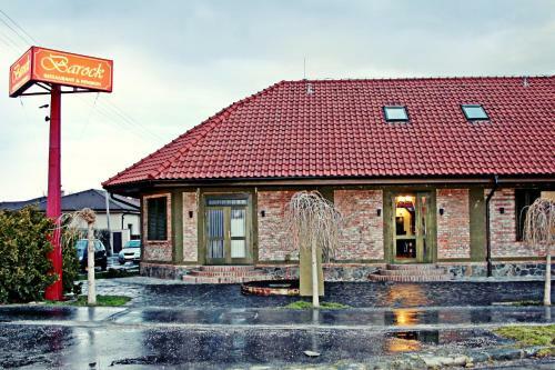 Hostal Barock Restaurant & Pension