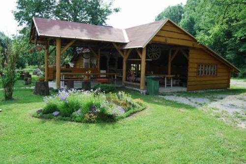 Hostal Penzi�n ?u?tiak
