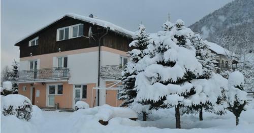 Hostal Penzi�n ?u?tiak
