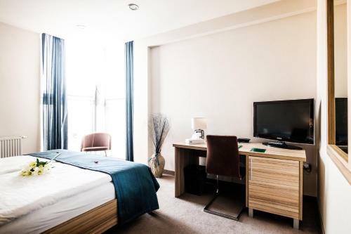 Hotel Deluxe