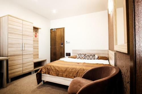 Hotel Deluxe