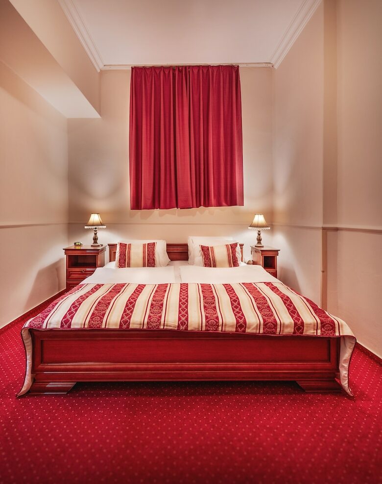 Hotel Capital