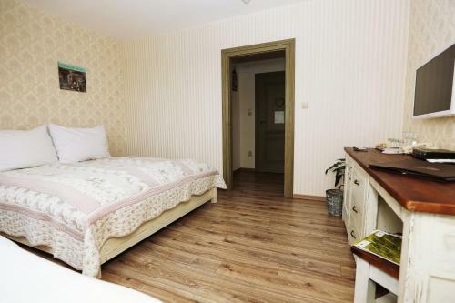 Hostal Kalv�n Restaurant & Pension