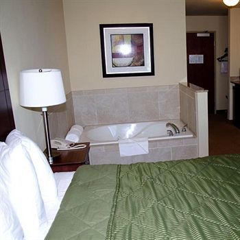 Hotel Cobblestone Inn & Suites - Bloomfield