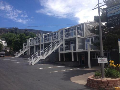 Posada Basalt Mountain Inn
