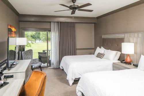Hotel The Ridges Resort & Marina