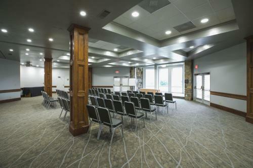 Hotel The Ridges Resort & Marina