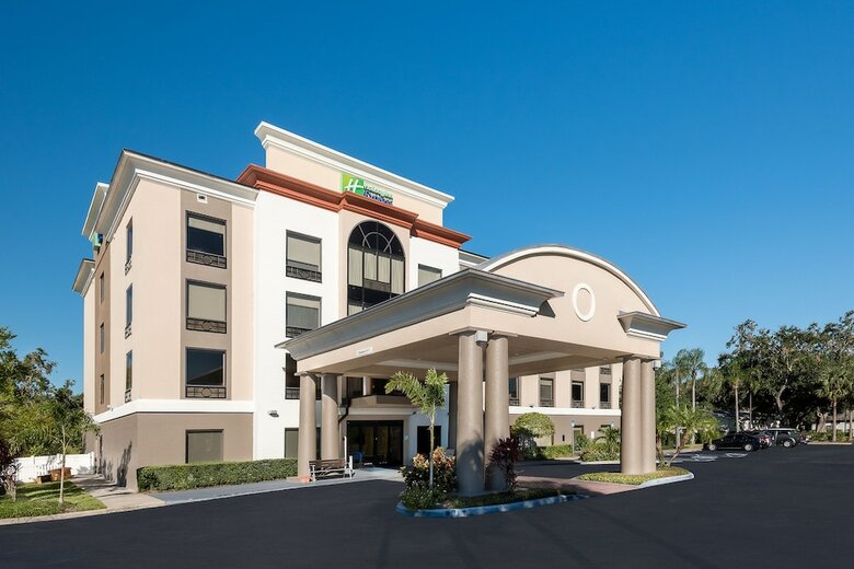 Holiday Inn Express Hotel & Suites Bartow