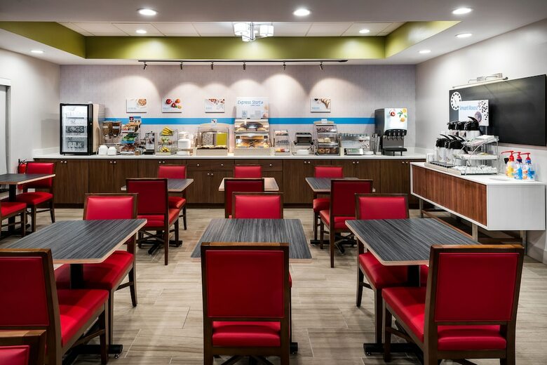 Holiday Inn Express Hotel & Suites Bartow