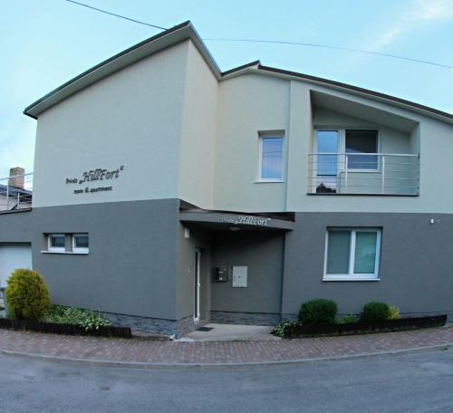 Apartm�ny Hillfort