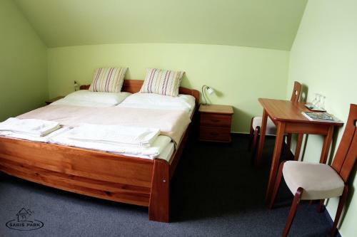 Hotel Penzion Saris Park