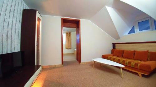 Hostal Pod Hradom Restaurant & Pension