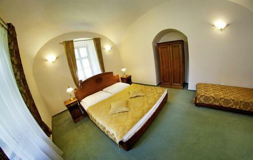 Hotel Kastiel Lucivna