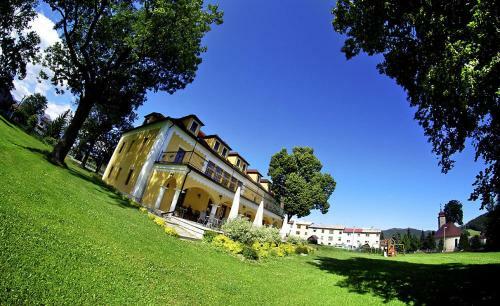 Hotel Kastiel Lucivna