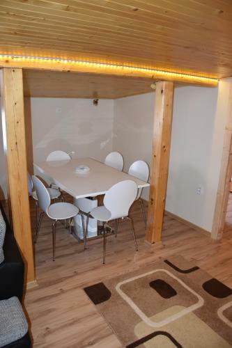 M�ria Ki?�kov� Tatry Mks