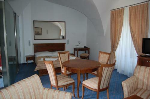 Hotel Z�mok Topo??ianky