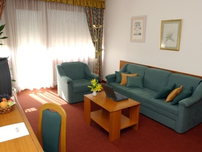 Hotel I