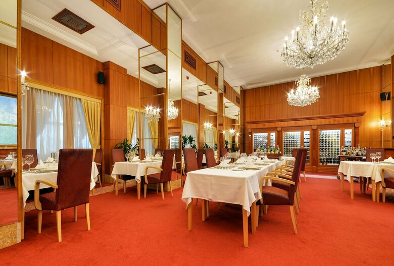 Hotel Devin